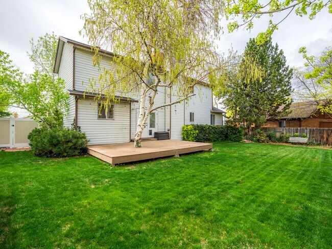 Building Photo - Spacious 5-Bedroom Home for Rent in Sandy, UT