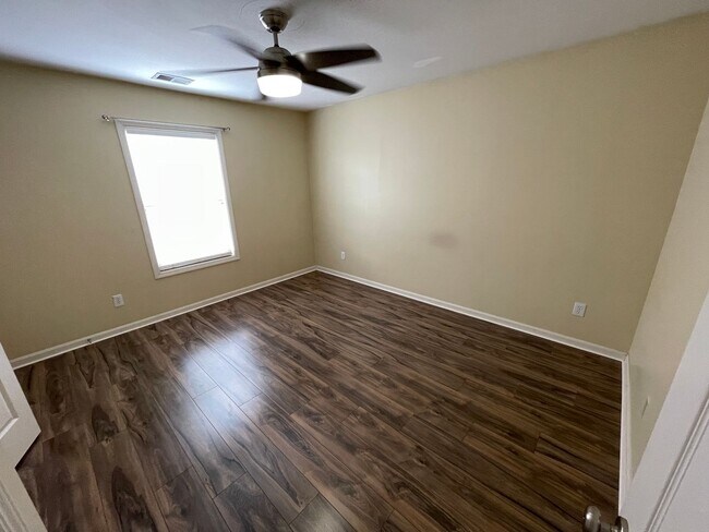 Building Photo - 10916 Collington Dr