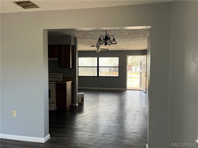 Building Photo - 521 S Harrison St