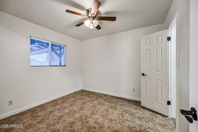 Building Photo - 2610 E Obregon St