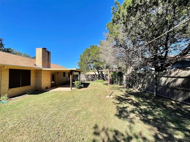 Building Photo - 706 Heritage Trail