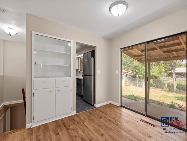 Building Photo - Modern Fort Collins Gem: Newly Remodeled H...