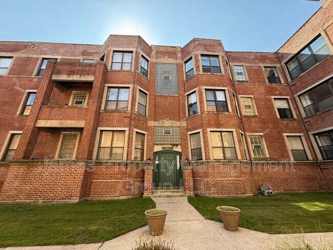 Building Photo - 6106 S Dorchester Ave