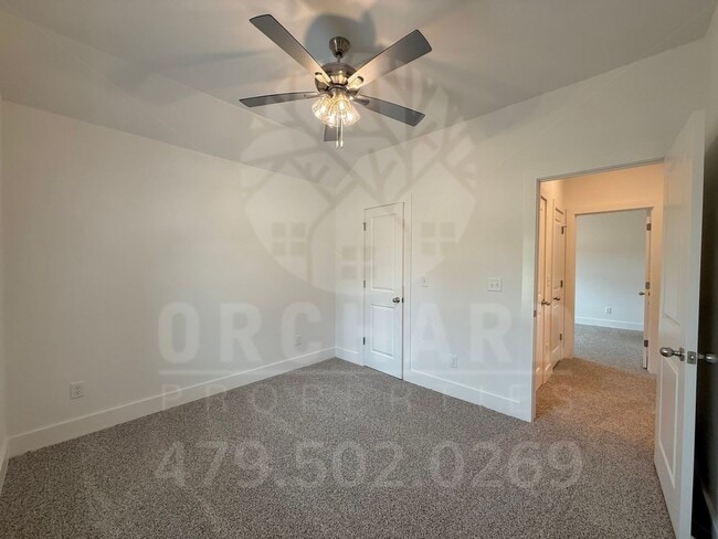 Building Photo - Bella Vista Single-Family Home- 2 Bed/ 2 B...