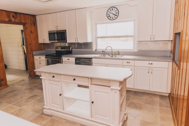 Building Photo - 54038 Chick Way