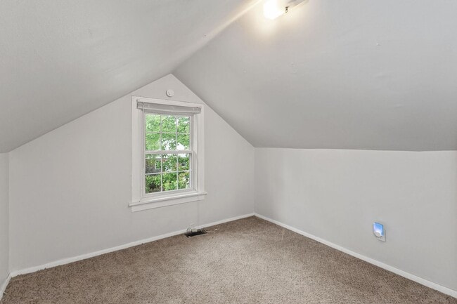 Building Photo - MADISONVILLE - Charming 3+ Bed Cape Cod