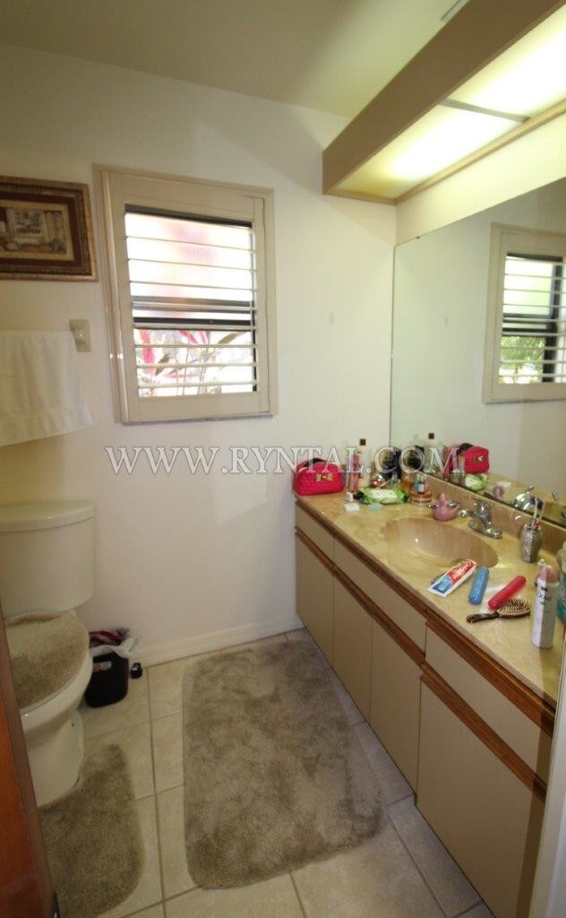 Building Photo - 8233 Cypress Lake Dr