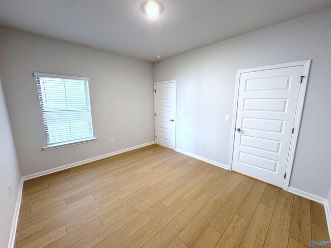 Building Photo - 169 Little Britain St