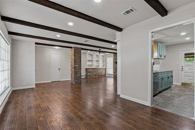 Building Photo - 532 FM 1187