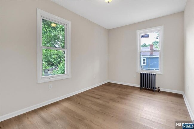 Building Photo - 247 Duane St