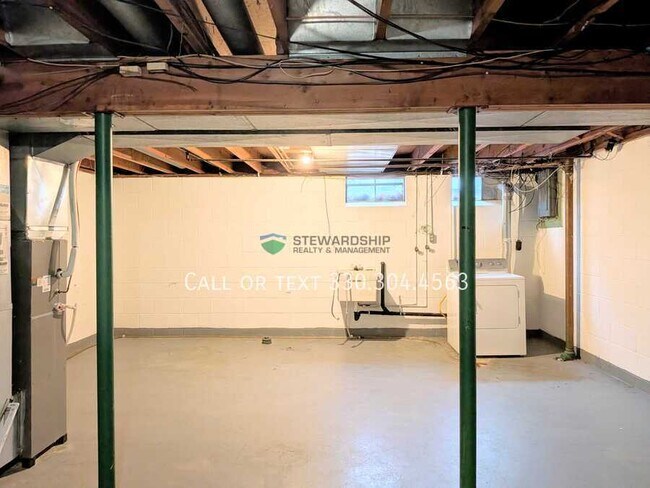 Building Photo - 1752 Bunyan Cir NW