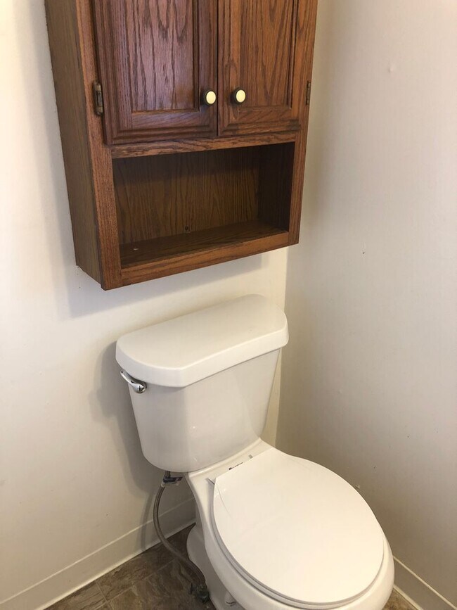 Building Photo - 509 Forest Ave