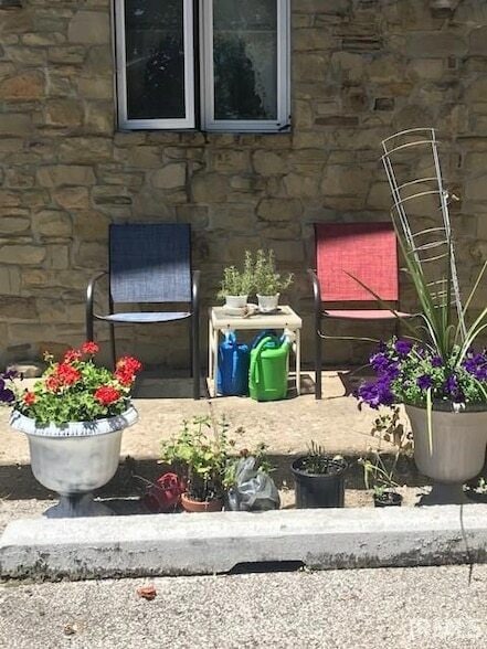 Building Photo - 314 W Kenwood Dr