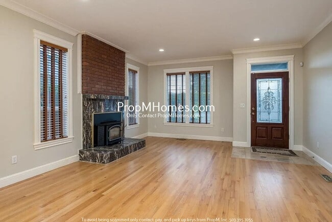 Building Photo - Gorgeous Three Bedroom Home in Centennial!