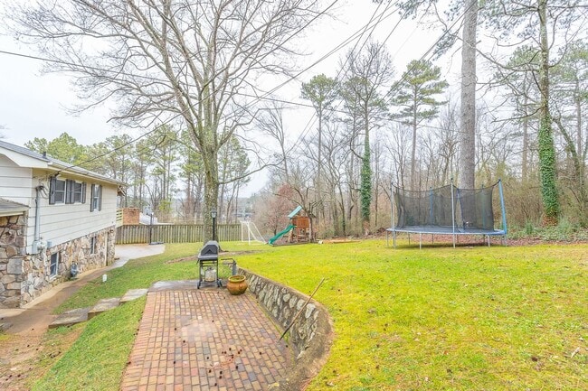 Building Photo - 4 Bedroom Rental in East Brainerd!