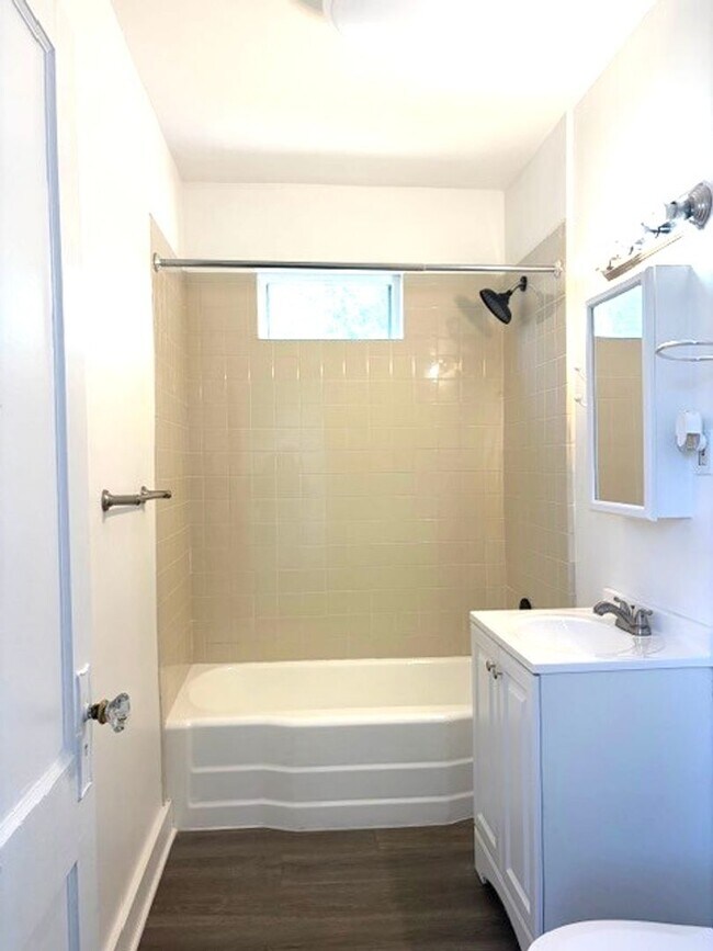 Building Photo - 119-121 Hobart Street