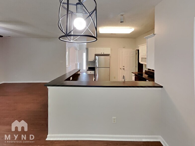 Building Photo - 6027 Briggs Dr