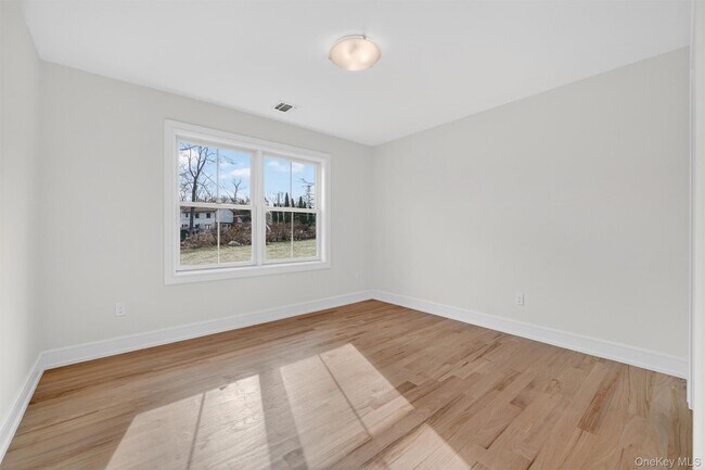 Building Photo - 2216 Crompond Rd