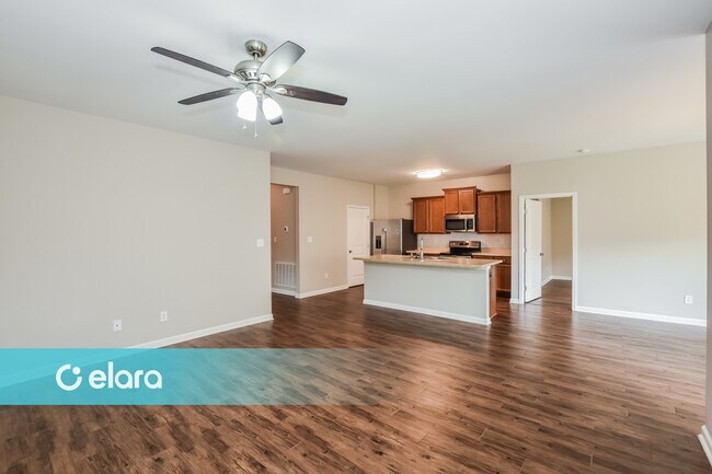 Building Photo - 215 Village Springs Dr