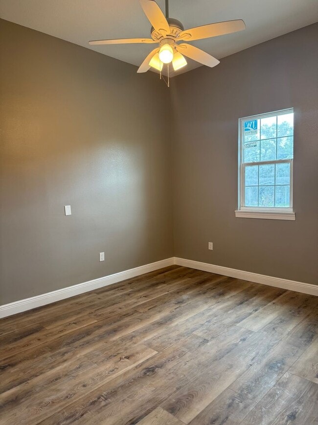 Building Photo - 923 Hagle Park Rd