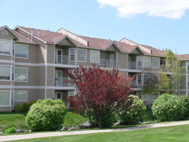 Brookside & Country Club Apartments - Nampa, ID | Apartment Finder