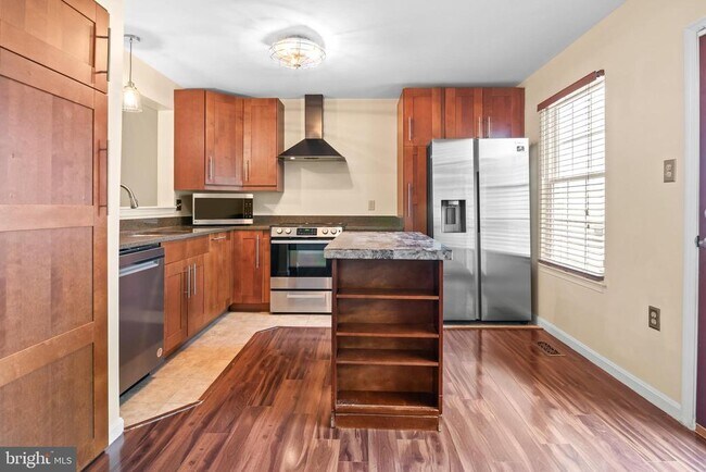 Building Photo - 26 Wessex Ct