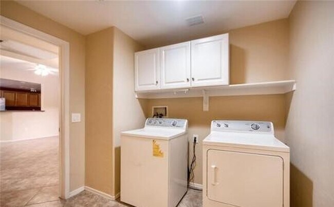 Building Photo - STUNNING GATED CONDO UNIT 1ST FLOOR UNIT W...
