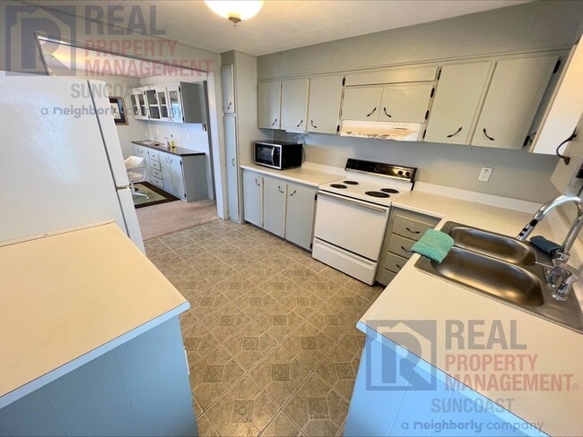 Building Photo - 1207 45th Ave E