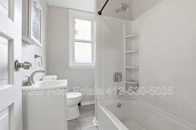 Building Photo - 29 E Orchard Ave