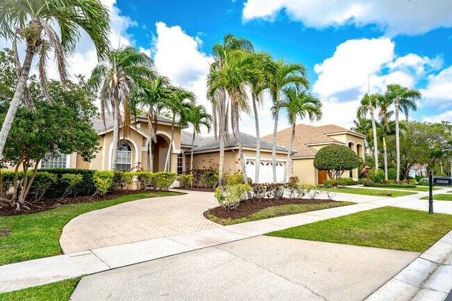 Building Photo - 12630 Torbay Dr