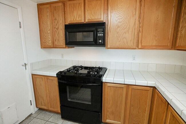 Building Photo - 3 Bed South Las Vegas Pool Home