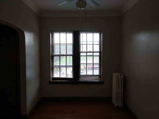 Building Photo - 2559 Flossmoor Rd