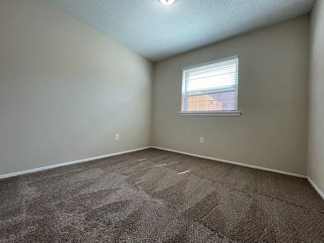 Building Photo - 4/2/2 North Richland HIlls