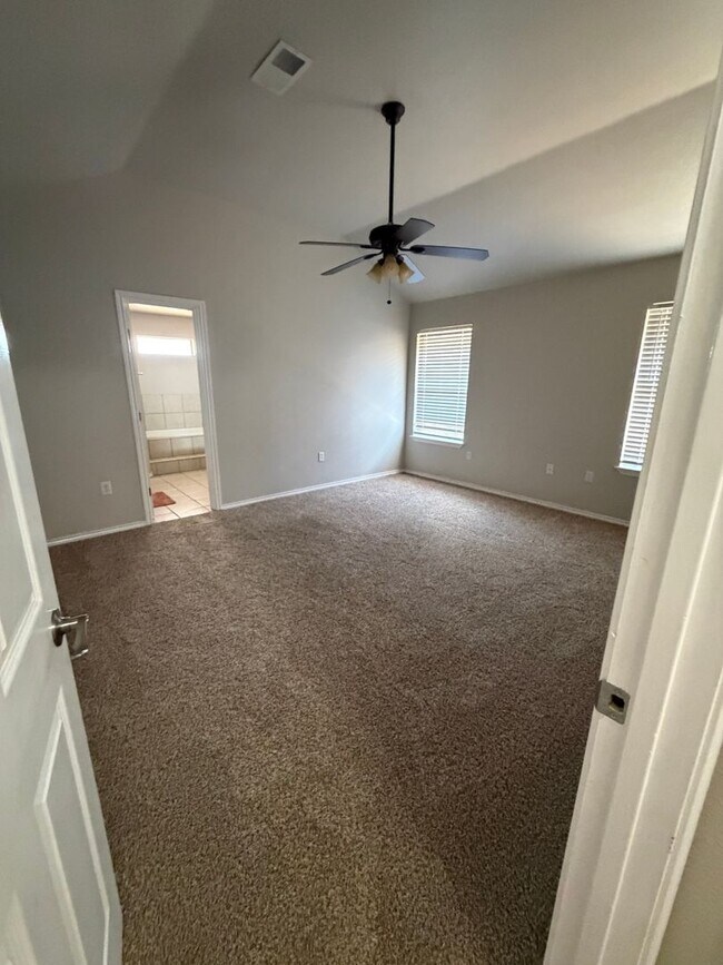 Building Photo - 4407 Trevino St