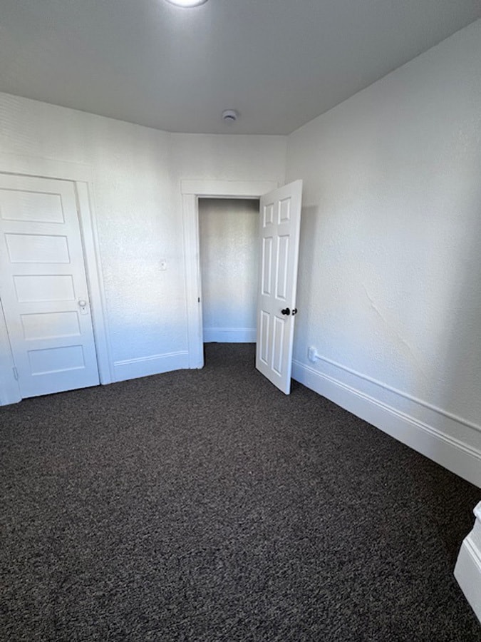 Building Photo - 709 32nd St