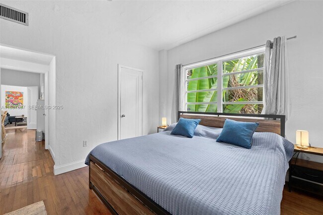 Building Photo - 1211 Pennsylvania Ave