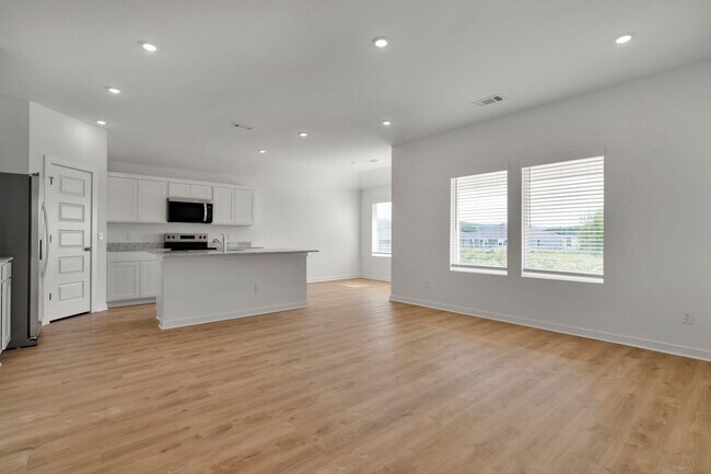 Building Photo - Brand-New 3 Bedroom Home in Prairie Grove! Move-in Ready!