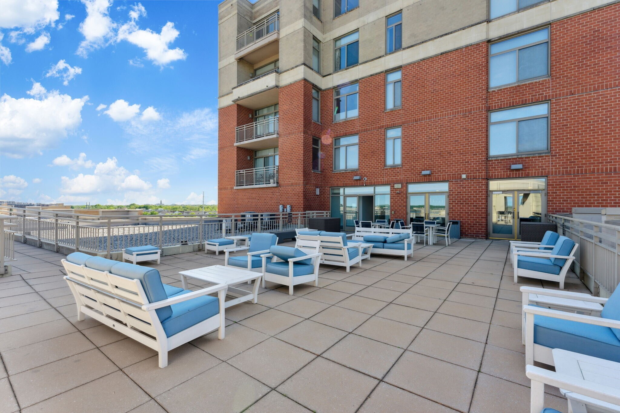 Building Photo - 3650 S Glebe Rd