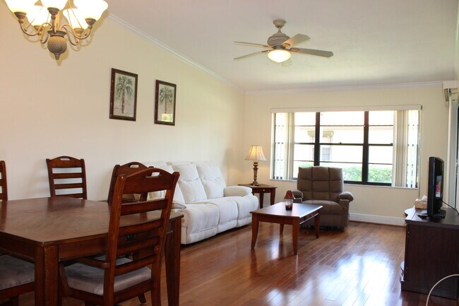 Building Photo - 38 Bethesda Park Cir
