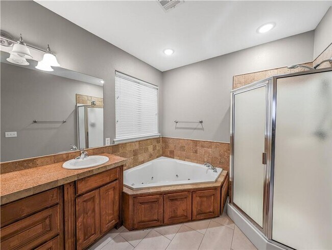 Building Photo - 1030 Harvest St