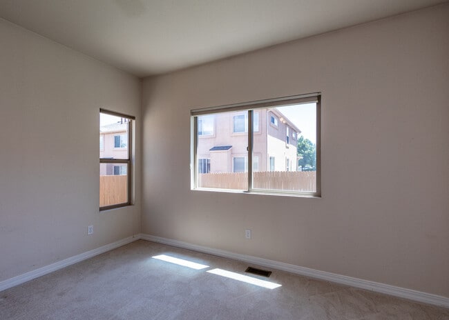 Building Photo - 5607 University Village View