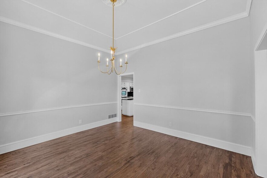 Building Photo - 6911 Gateridge Dr
