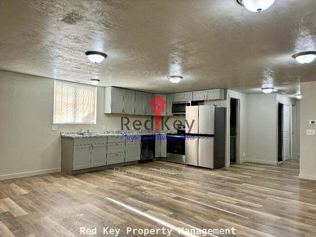 Building Photo - Hunter Way. Unit B