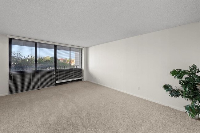 Building Photo - 3301 Bayshore Blvd