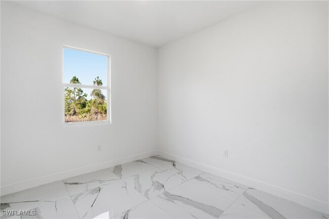 Building Photo - 406 Genoa Ave S