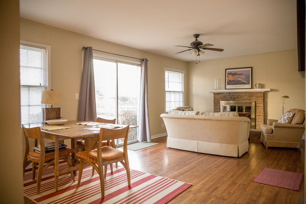 Building Photo - 4350 E 60th St