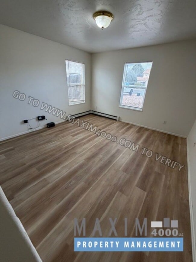 Building Photo - 210 W Sunset Dr