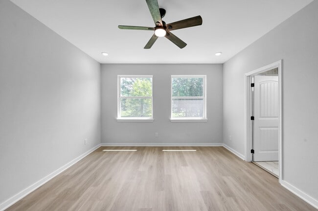 Building Photo - 14839 Spica Ct