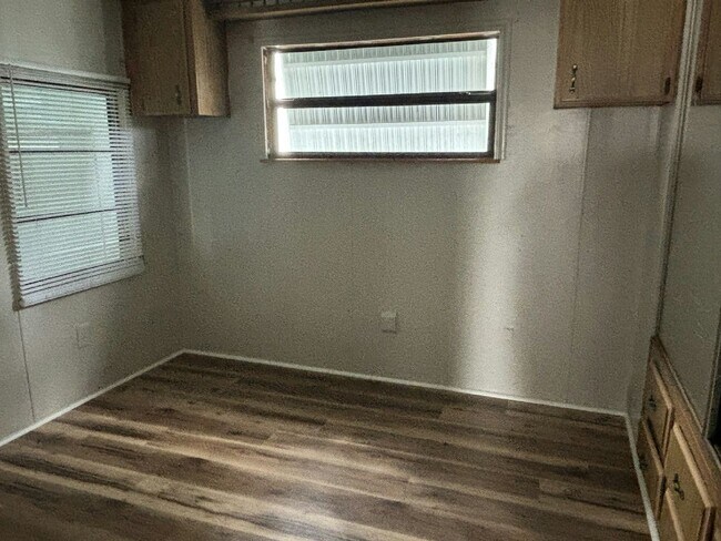 Building Photo - 39 Betty Dr