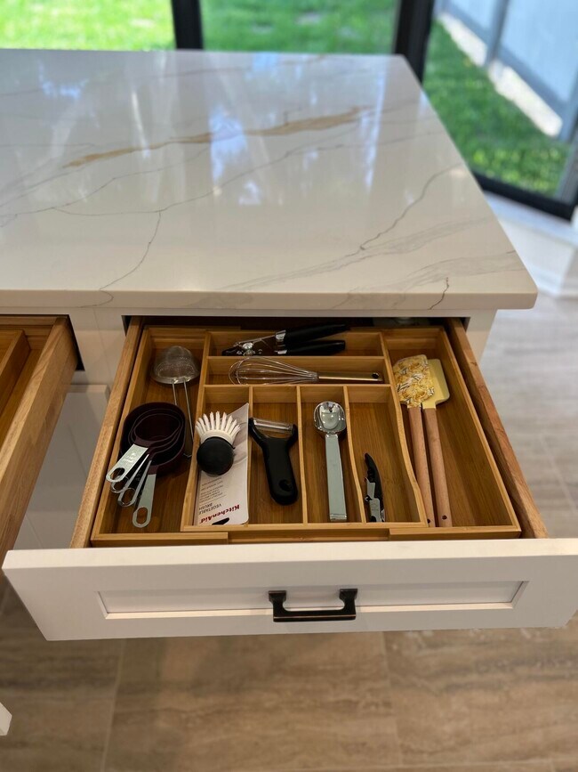 Building Photo - 13383 Bedford Mews Ct